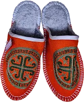 Altyn Adam slippers made of wool, round end, red with black pattern