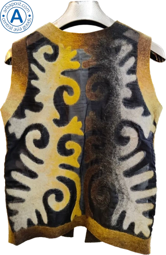 Altyn Adam vest made of felt and silk, short, yellow with black pattern photo 2