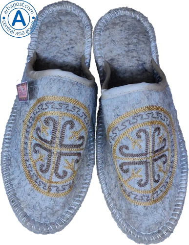 Altyn Adam slippers made of wool, round end, grey with gold pattern