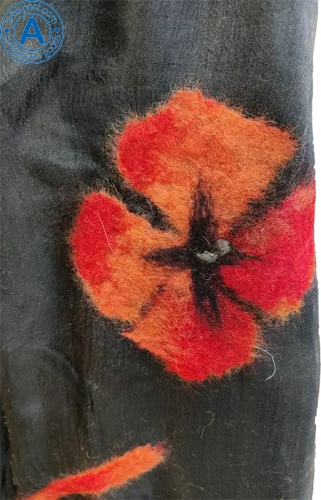 Altyn Adam scarf made of silk and felt, black with red-orange flowers photo 2