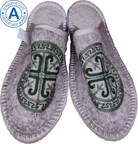 Altyn Adam slippers made of wool, round end, grey with green pattern