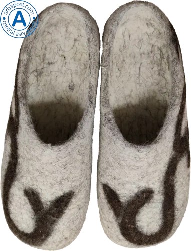 Altyn Adam slippers made of wool, round end, grey with kaz moyin pattern photo 2