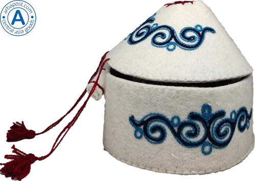 Altyn Adam yurt made of felt, white, family photo 3