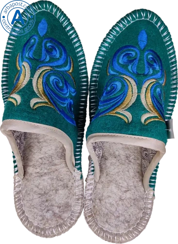 Altyn Adam slippers made of wool, round end, green with blue pattern photo 2