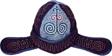 Altyn Adam cap made of felt, brown with black-red koshkar muyiz pattern