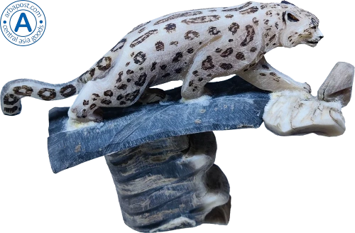 Altyn Adam figure made of horn, snow leopard, middle