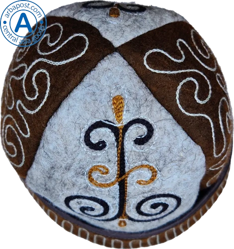 Altyn Adam cap made of felt, brown with black-yellow koshkar muyiz pattern photo 3