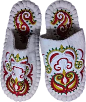 Altyn Adam slippers made of wool, round end, white with red-yellow pattern