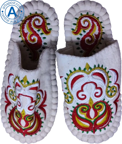 Altyn Adam slippers made of wool, round end, white with red-yellow pattern