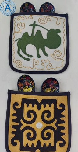 Altyn Adam picture made of felt, double, green camel-black pattern photo 2