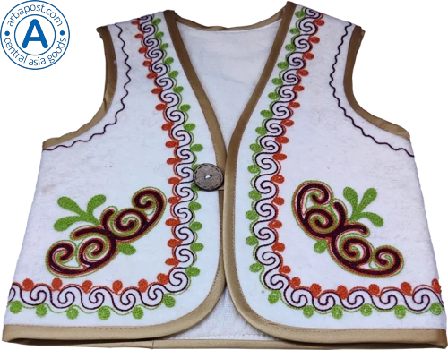 Altyn Adam children's vest and cap made of felt, white with green-red pattern photo 2