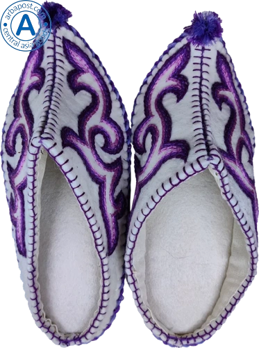 Altyn Adam slippers made of wool, sharp end, white with violet pattern photo 2