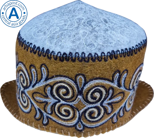 Altyn Adam cap made of felt, long, white top-brown bottom with white pattern