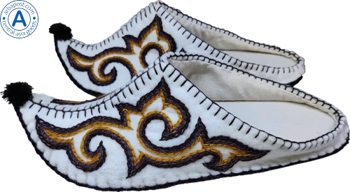 Altyn Adam slippers made of wool, sharp end, white with black-gold pattern photo 3