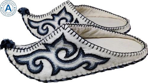 Altyn Adam slippers made of wool, sharp end, white with black-grey pattern photo 3