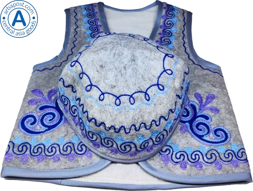 Altyn Adam children's vest and cap made of felt, grey with blue pattern