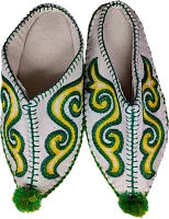 Altyn Adam slippers made of wool, sharp end, white with green-yellow pattern