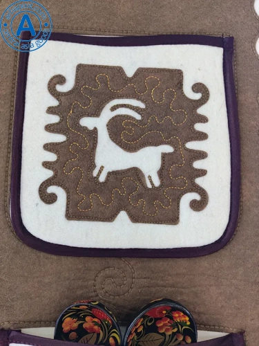 Altyn Adam picture made of felt, double, white ram-yellow pattern photo 3