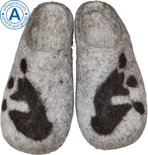 Altyn Adam slippers made of wool, round end, grey with dot pattern