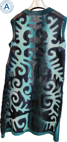 Altyn Adam vest made of felt and silk, long, green with light-blue pattern photo 2