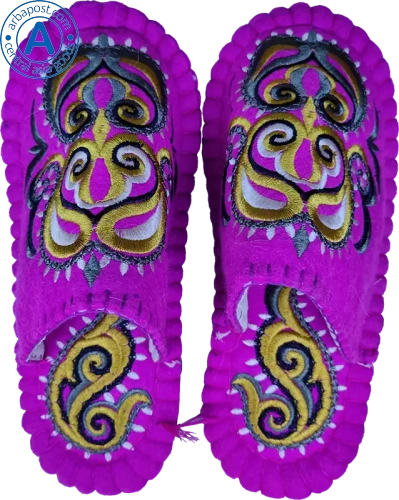 Altyn Adam slippers made of wool, round end, violet with gold-black pattern photo 2