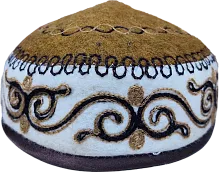Altyn Adam cap made of felt, short, brown top-white bottom with dark pattern
