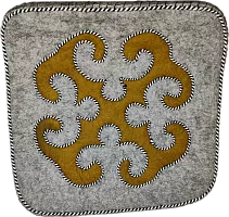 Altyn Adam chair cushion made of felt, grey