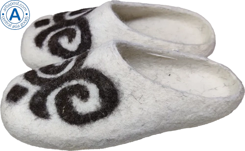 Altyn Adam slippers made of wool, round end, grey with koshkar muyiz pattern photo 5